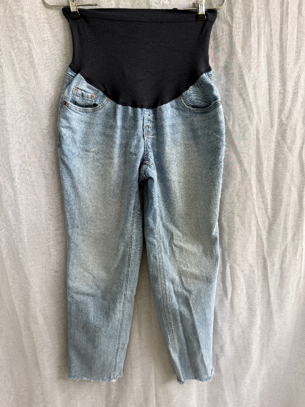 Old Navy Maternity Boyfriend Jeans | Size 4 | Relaxed Fit Denim Pregnancy Pants